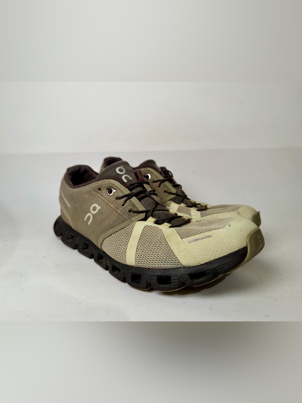 OnCloud Men's 10.5 Mesh Low Top Lace Up Running Sneaker Beige Gray